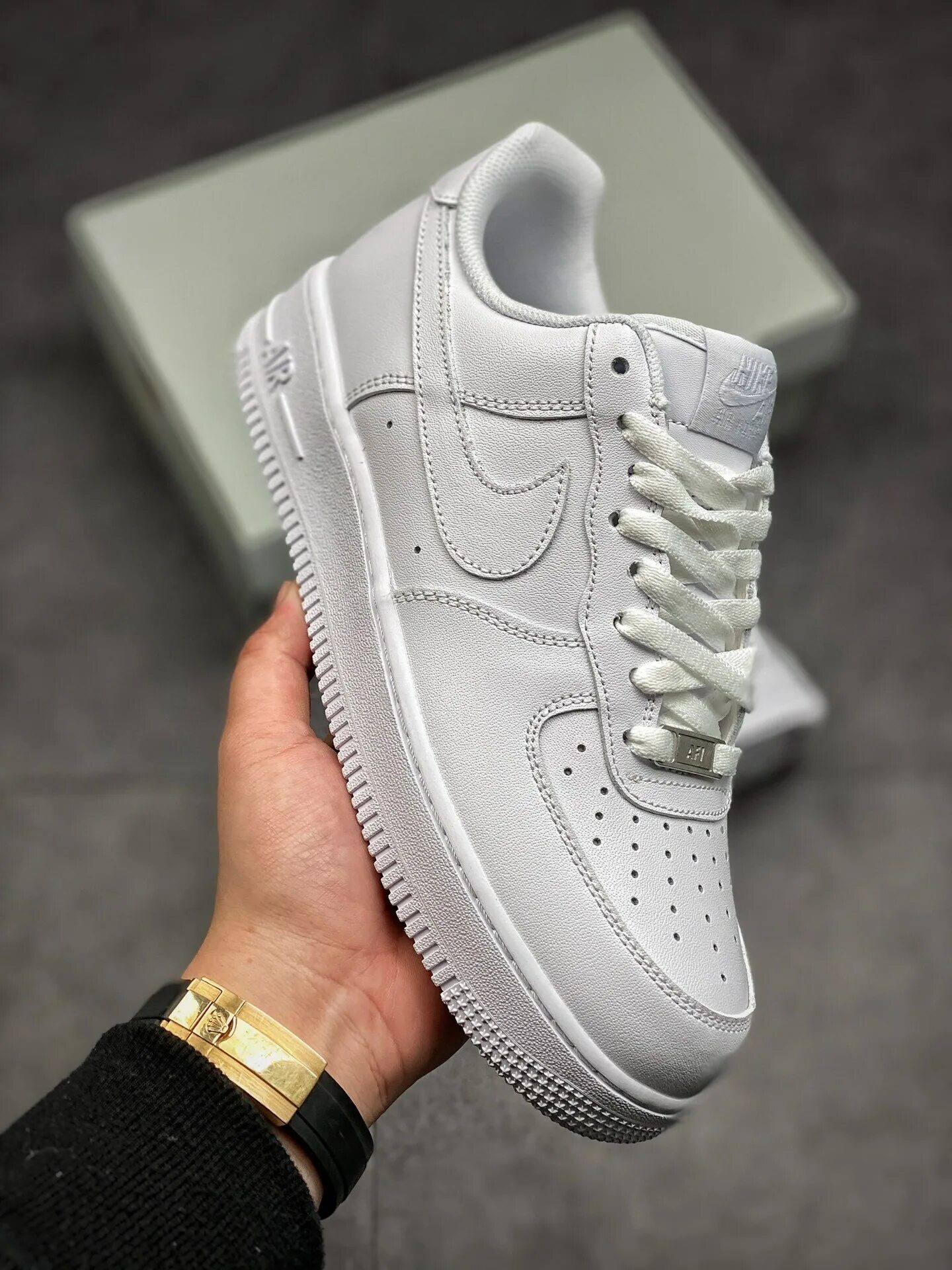 Форсы белые оригинал. Белые форсы найк. Nike Air Force 1 белые женские. Найк АИР Форс 1 мужские белые. Кеды найк форсы.