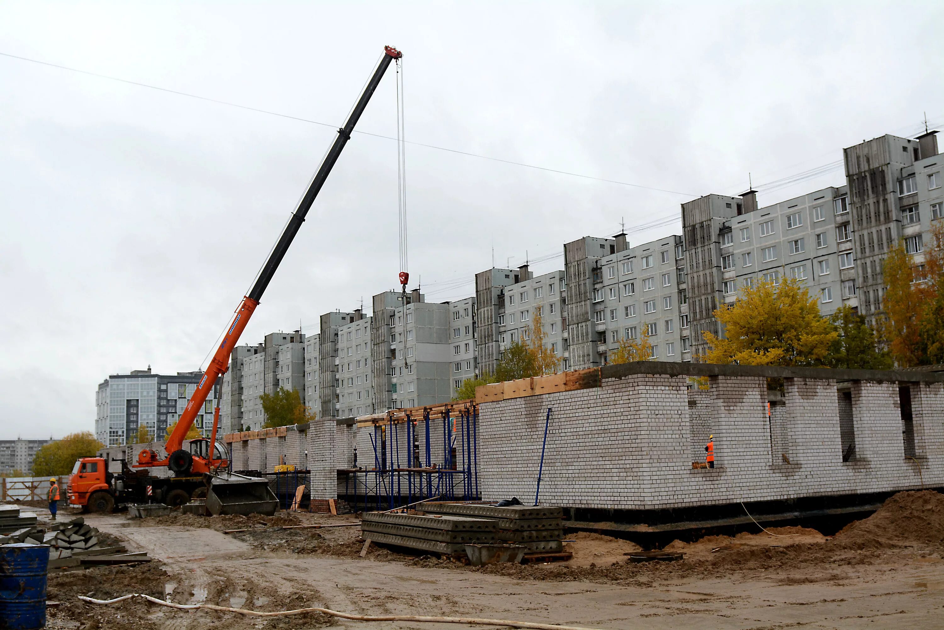 Мособлстройтрест 11 домодедово крановщики. Новое домодедово. Пряничная слобода тула ход строительства. Жк иллидиум тверь. Новая поликлиника строится в котельниках.