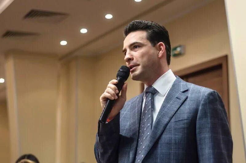 Квн русская дорога грант манасян. Арташес калантарян. Тимофей русская дорога. Грант манасян. Грант манасян.