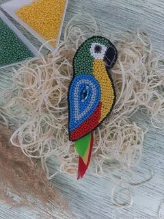Попугай из бисера