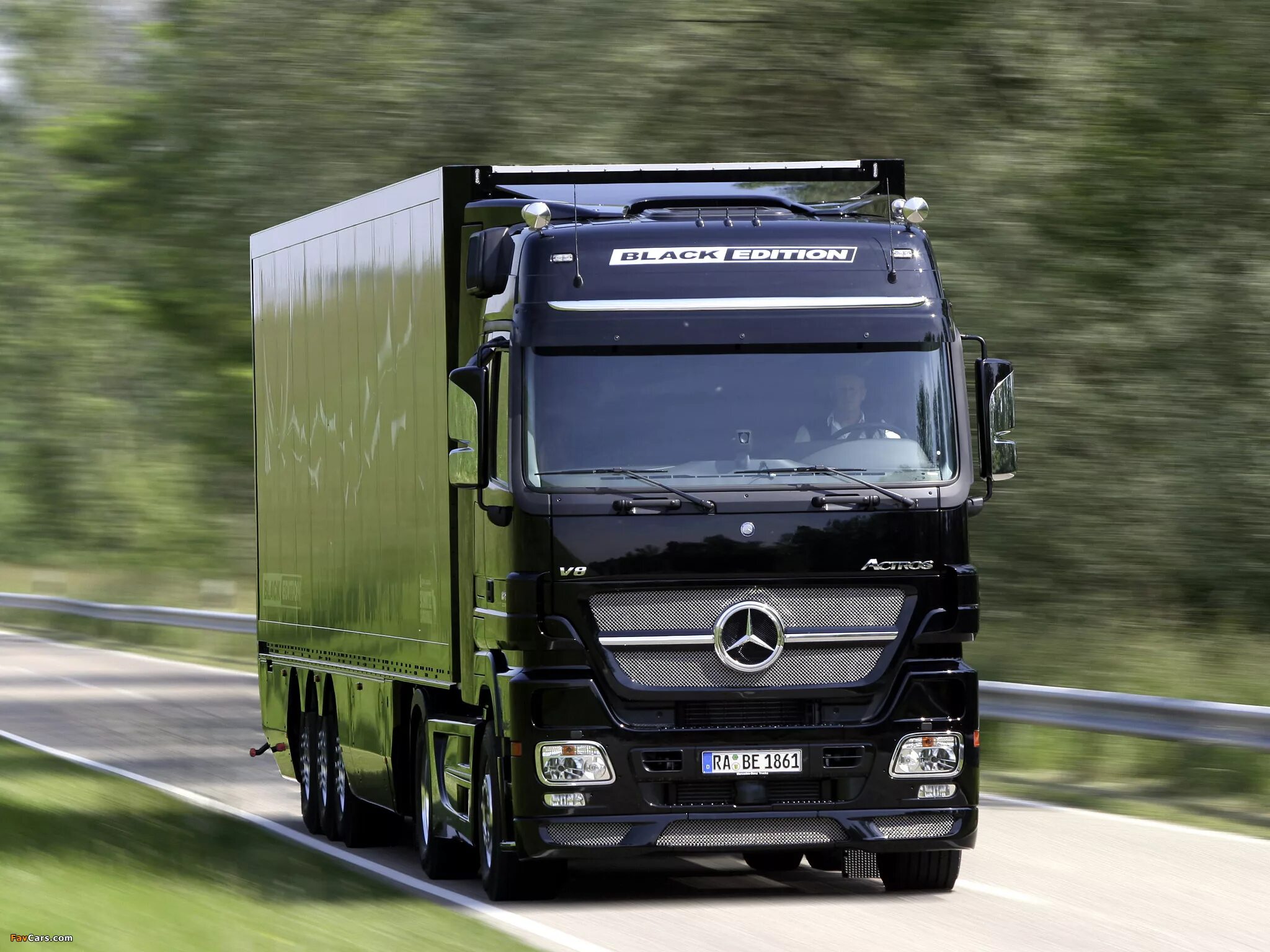 Ls black. Мерседес Бенц Актрос. Мерседес Вендз Актросс. Mercedes Actros Black Edition. Грузовик Мерседес Бенц Актрос.