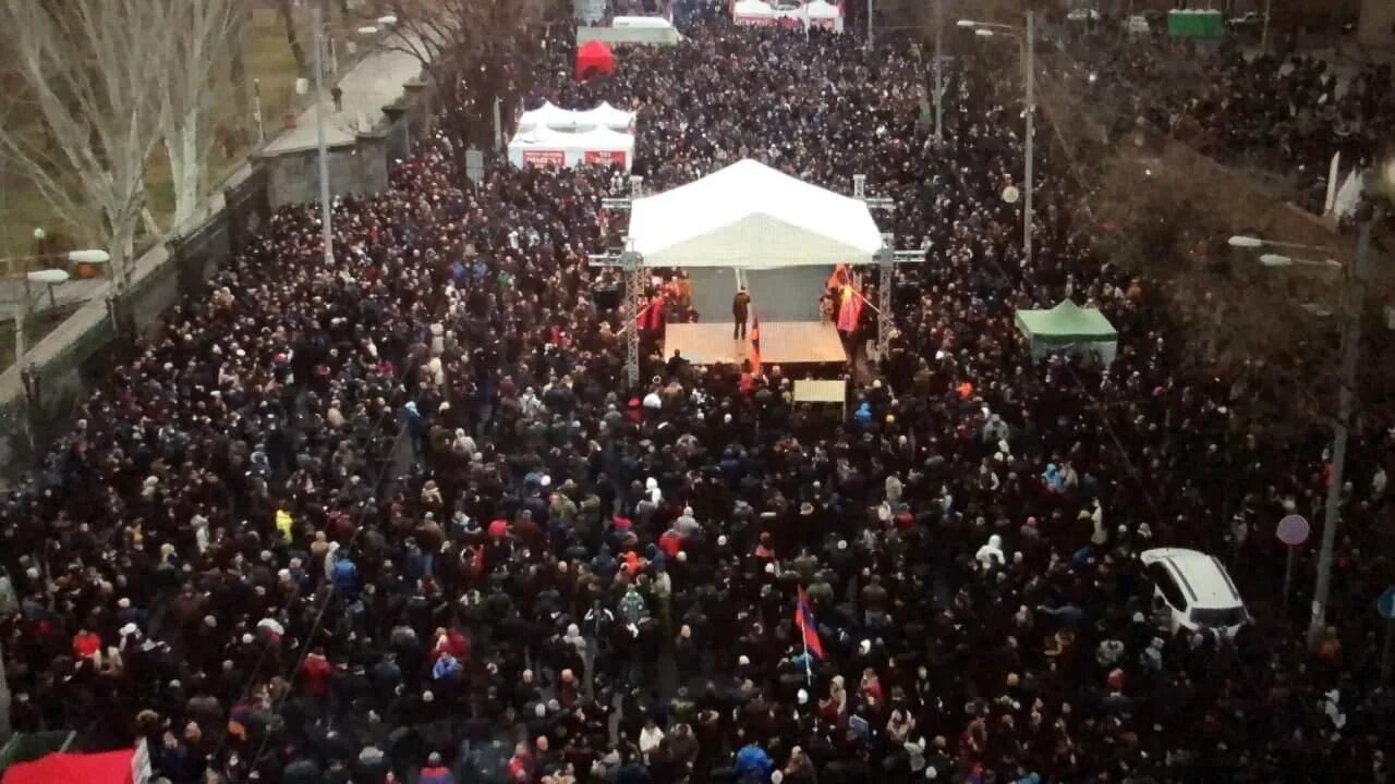 Митинги на проспекте Баграмян. Митинги 2015 на проспекте Баграмян. Движение по спасению Родины Армения. Ереван 09.03.2022. Движение митинга