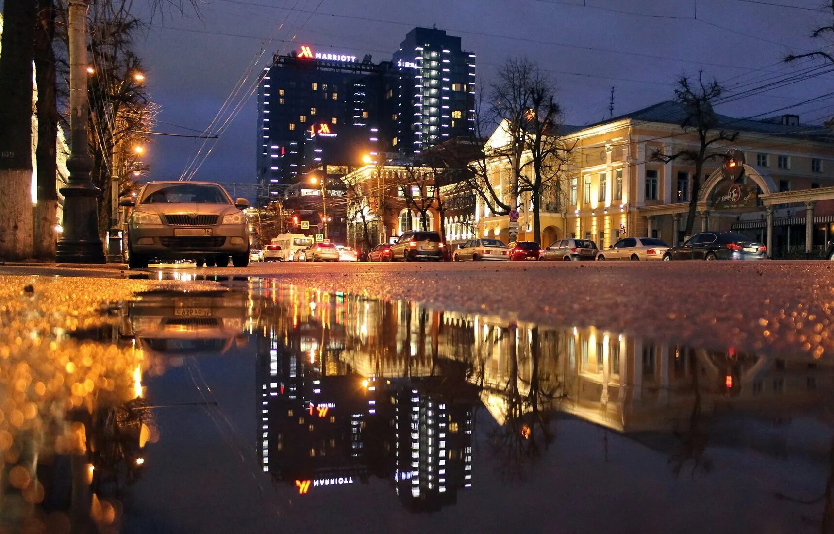 Воронеж сегодня ночью. Вечерний воронеж проспект революции. ночной проспект революции воронеж. проспект революции воронеж вечером. воронеж марриотт просп революции.