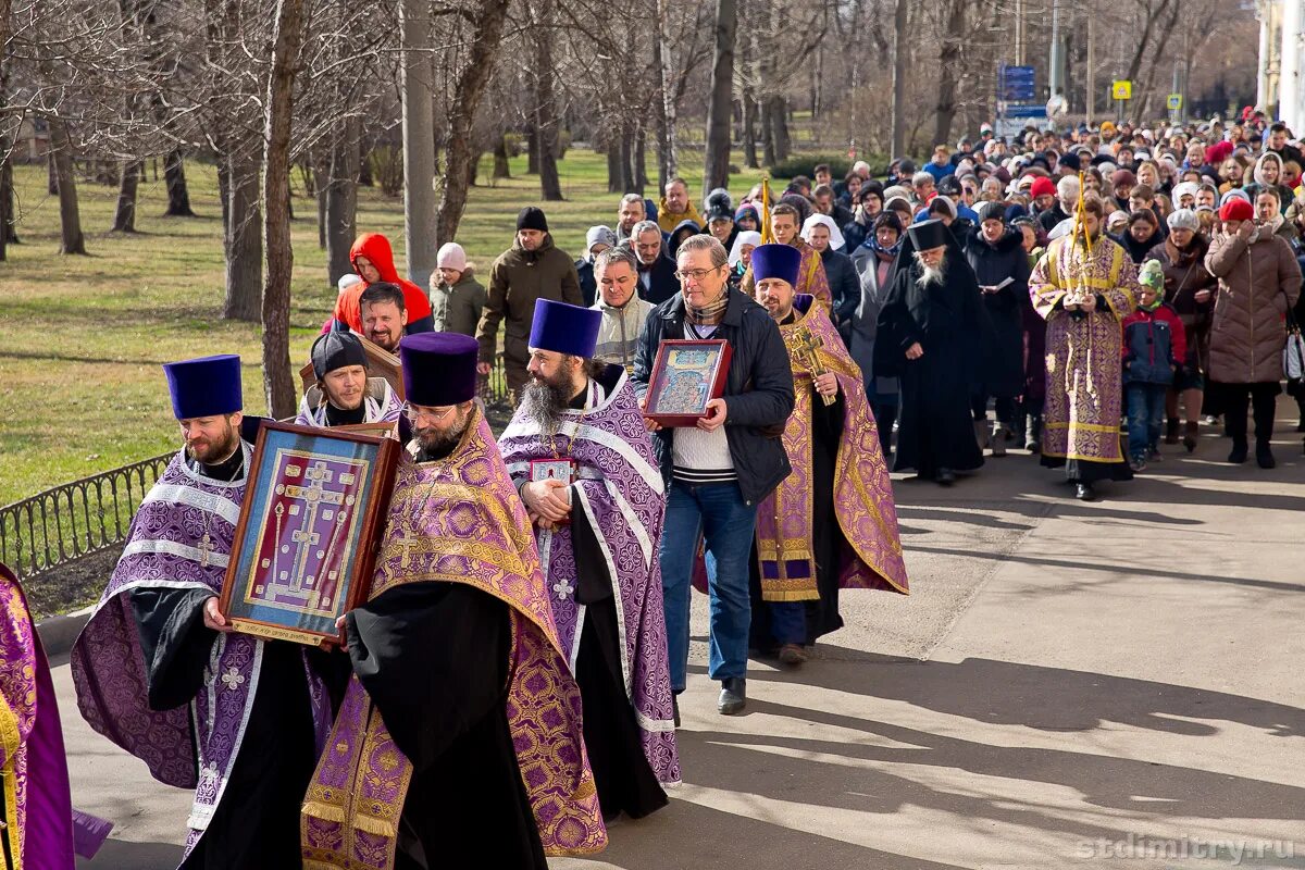 Крестный ход в белгороде сегодня во сколько. Шаньков крестный ход. Храм св Николая в Бирюлево крестный ход. Русско-Полянская Церковь крестный ход. Крестный ход Карлинское.