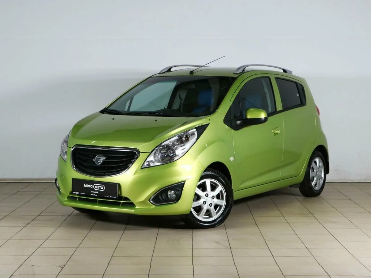 Купить машину r. Ravon r2 и Chevrolet Spark. Daewoo Ravon r2. Шевроле Спарк 2. Chevrolet Spark 2023.