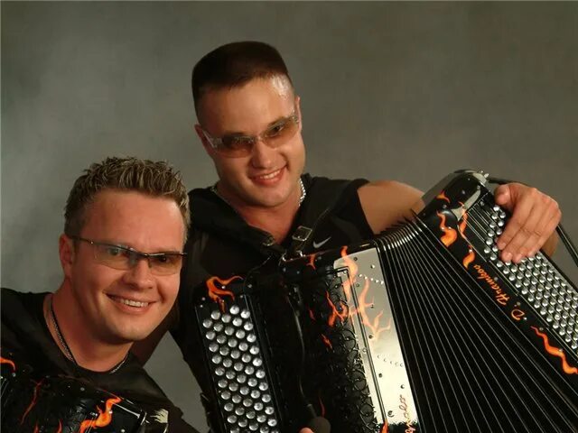 Братья бондаренко аккордеонисты кирилл. Братья бондаренко аккордеонисты. Дуэты 2 брата. Дуэт два брата. Locnville.