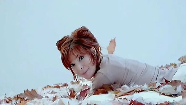 Песня mylene farmer appelle mon numero. Пельмени в меху. mylene farmer с собакой.