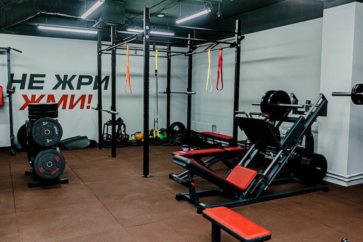 Заряд ульяновск. Рекорд Fitness, Ульяновск. Рекорд фитнес клуб Ульяновск. Record Fitness Ульяновск. Рекорд тренажерный зал Ульяновск.