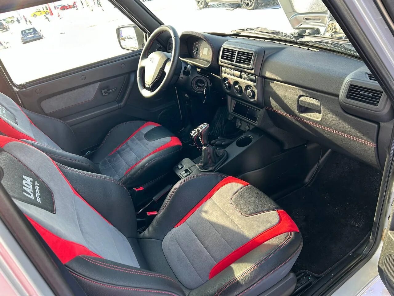 нива на выставке - DRIVE2