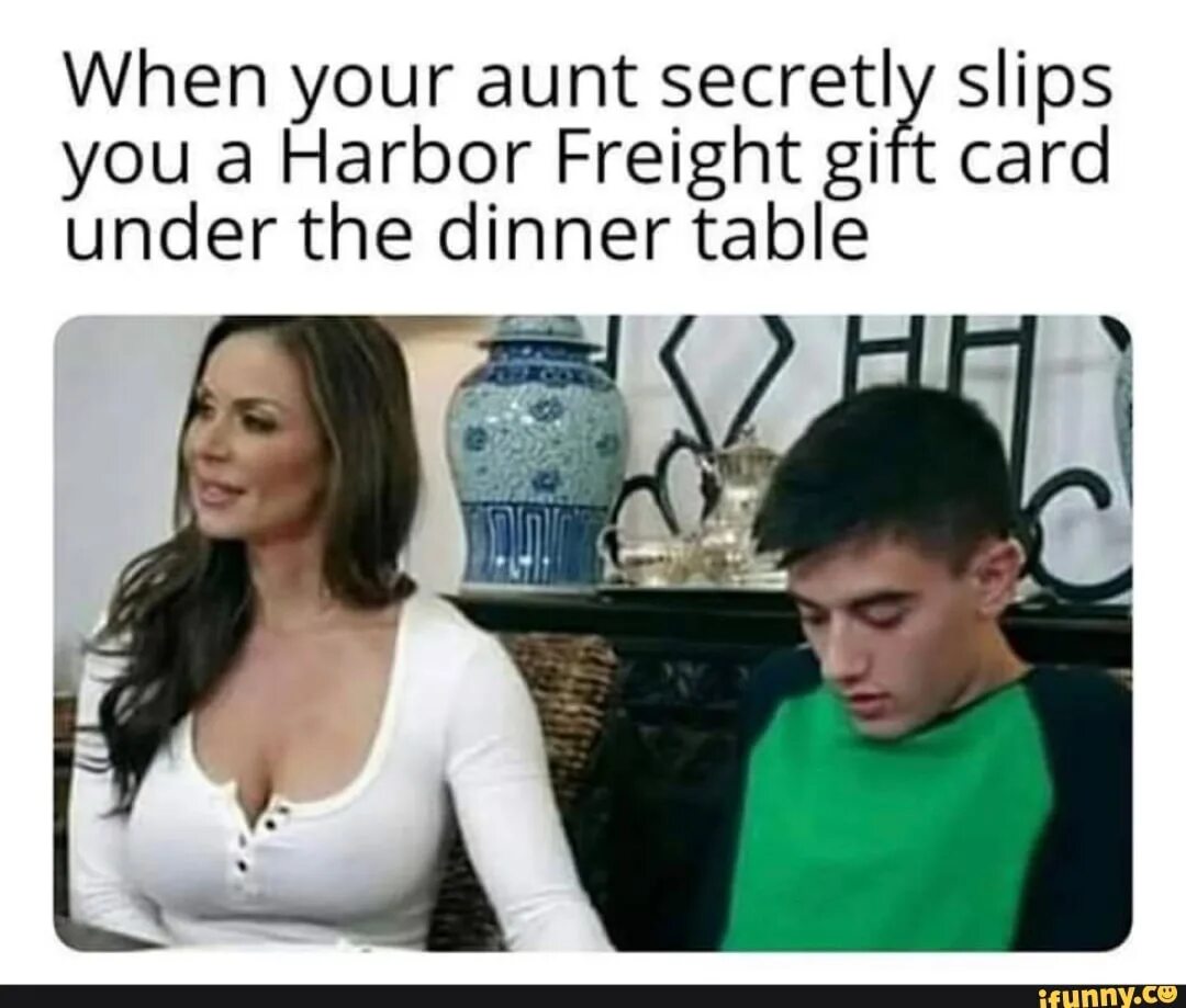 Тетенька рисунок. Я тетушка чарли из бразилии. Тетенька приехала. Демотиваторы про свекровь. Тетя ася.