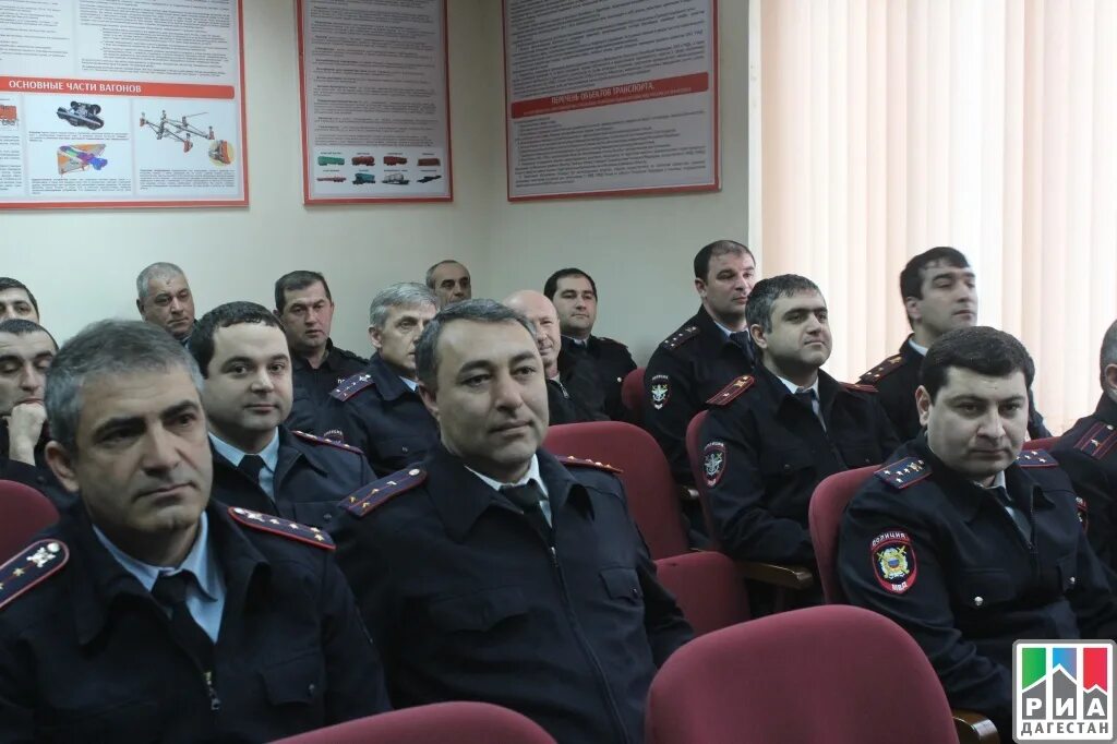 Заместитель заместителя министра мвд дагестана. Абдурашид гаджиев дагестан. Кунтатаев магомед участковый. Дагестанские полицейские. Начальник омвд хунзахского района.