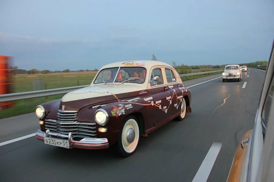 Машина газ м20 победа. Газ 20 победа ржавая. Победа машина. Машина победа досталась от деда. Коричневая победа.