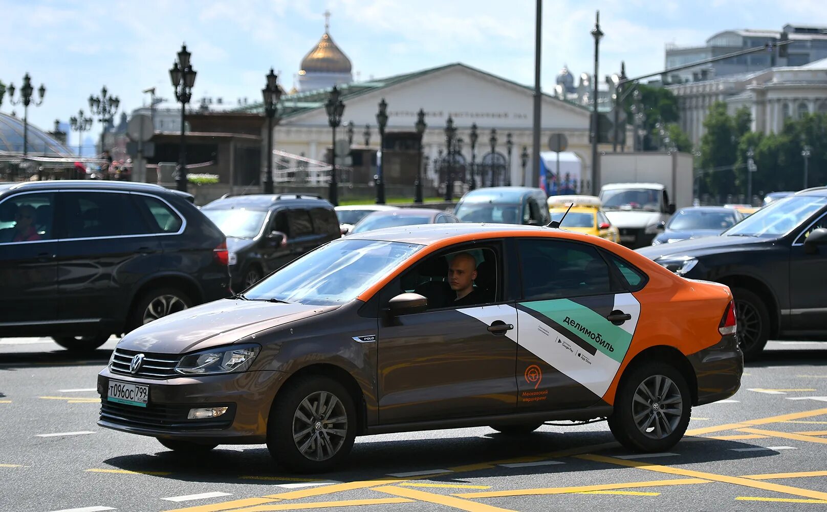 Машины каршеринга. Каршеринг в Москве. Делимобиль Москва. Делимобиль грузовая машина. Каршеринг делимобиль условия