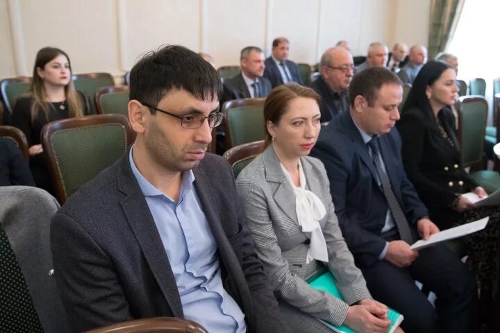 Салпагаров ахмат анзорович. Министр строительства кчр. Дирекция капитального строительства кчр хутов роберт. Дирекция капстроительства кчр. Дирекция капстроительства кчр.