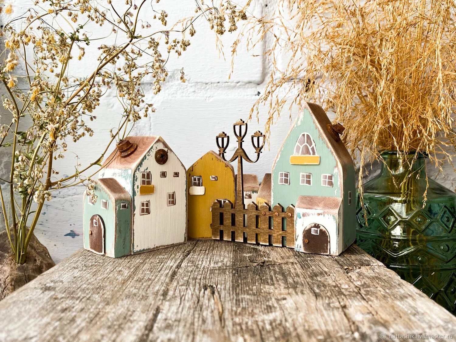 Домик лесной феи. Глиняные домики. Деревянный домик. Дрифтвуд новогодние домики. Румбокс елена никитина.