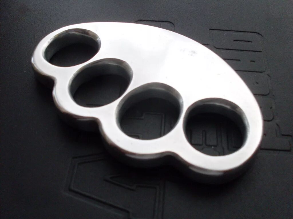 Knuckle duster