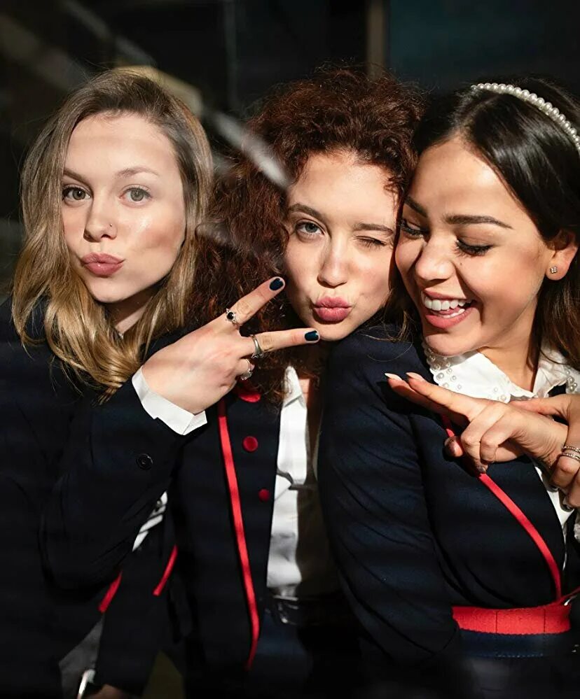 карла элита кадры из сериала. элита отзывы. элита отзывы. элита отзывы. сериал элита школьная форма.