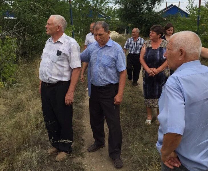 Житня брянская область. Жители поселка вожский. Саратов елшанка пос нефтяников. Жители поселка. Поселок зиф в пензе новости.