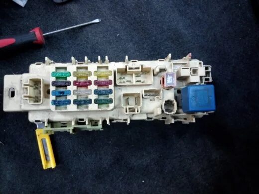 Предохранитель заднего габарита спринтер Electrical fuses (Mercedes-Benz Vito 2 2003-2014, diesel: General information: U
