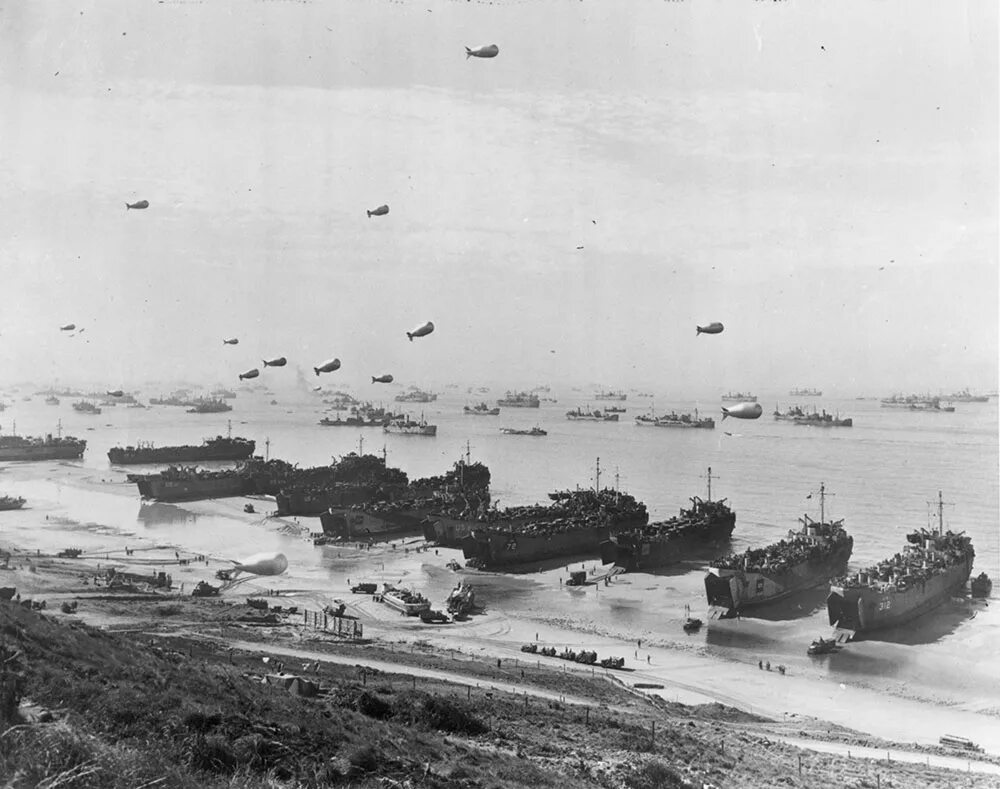 Высадка союзников в нормандии операция. Операция в Нормандии 1944. Нормандия Омаха Бич 1944. Высадка в Нормандии 1944 Омаха. Высадка в Нормандии 1944 Омаха Бич.