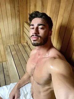 Slideshow mo saffari onlyfans naked.
