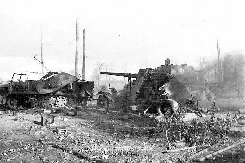 Подбитая техника спб. Подбитый немецкий танк 1941. Уничтоженные немецкие танки 1941. Разбитые советские танки 1941.