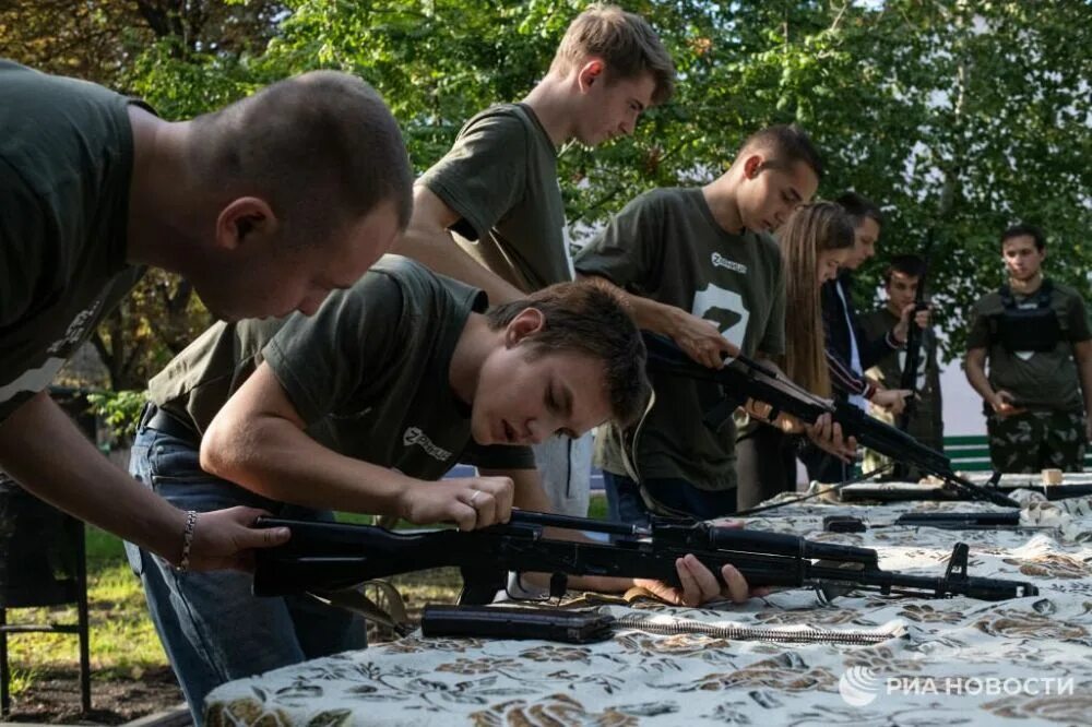 Военно-спортивная игра Зарница. Игра Зарница для подростков. Военно спортивная игра щит. Зарница ДНР. Зорница это