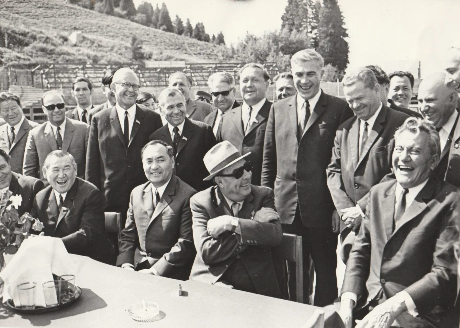 Динмухамед ахмедович кунаев. Погода кунаев. Динмухамед ахмедович кунаев. Кунаев казахстан. Секретарь цк кунаев.