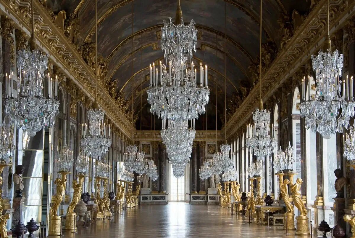 Версальский дворец Версаль Франция. Версаль Франция зеркальная галерея. Версальский дворец Архитектор. Дворец Версаля 1668. Время версаль