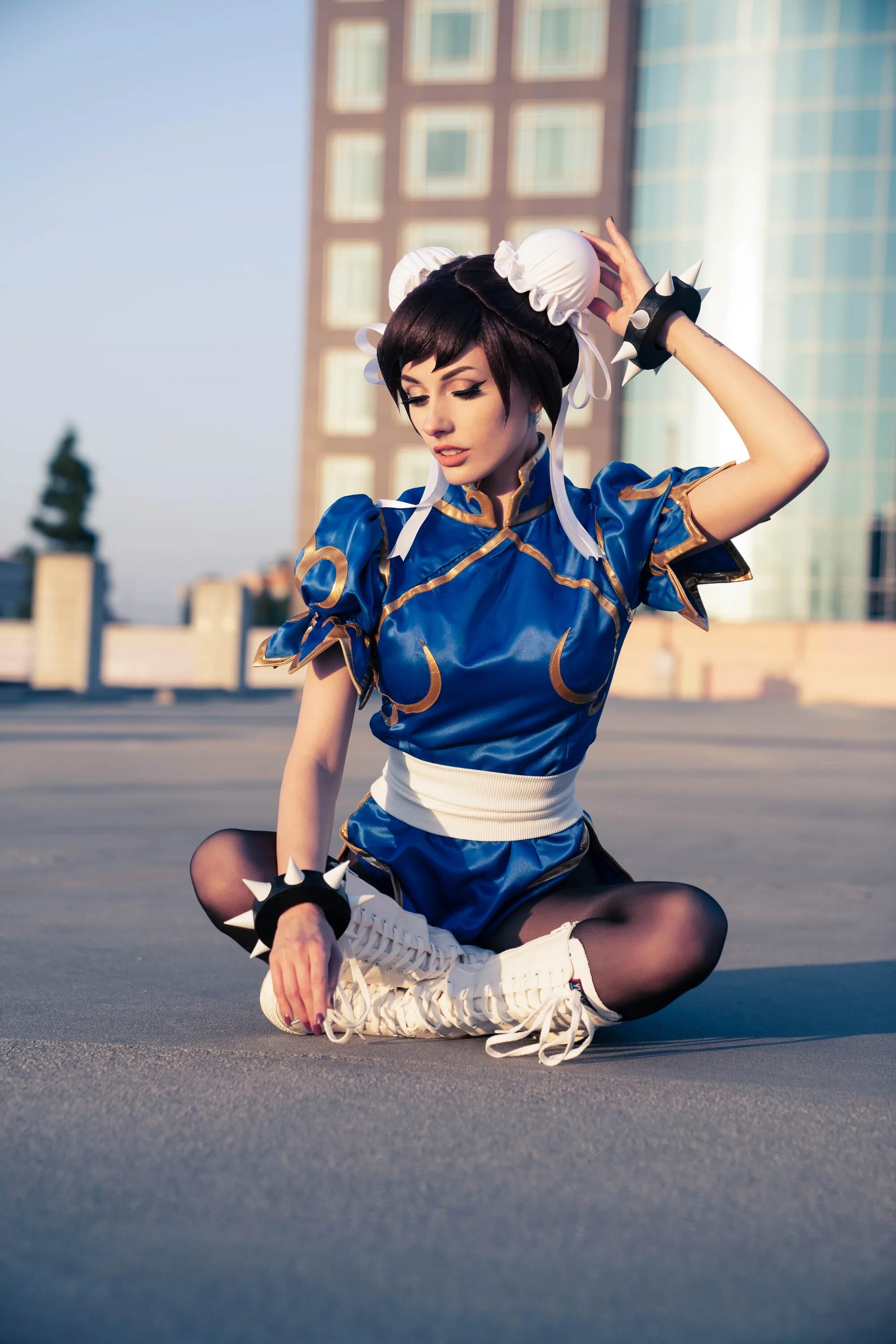 Chun-li-Street косплей. Чун ли Cosplay. Косплей Чун ли Геншин. Стрит Файтер косплей Чун ли.