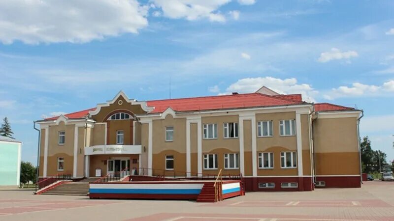 Село красное Красненский район Белгородская область. ЦКР Радужный Красненский район. РДК Радужный Красненский район. Дворец культуры в селе красное Белгородской области.