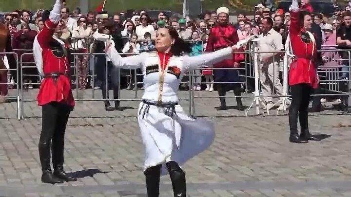 Ося ты ты ойся казачий. Ойся ты ойся ты меня не. Ойся ты ойся. Ойся ты ойся ты меня не. День гиви ойся.