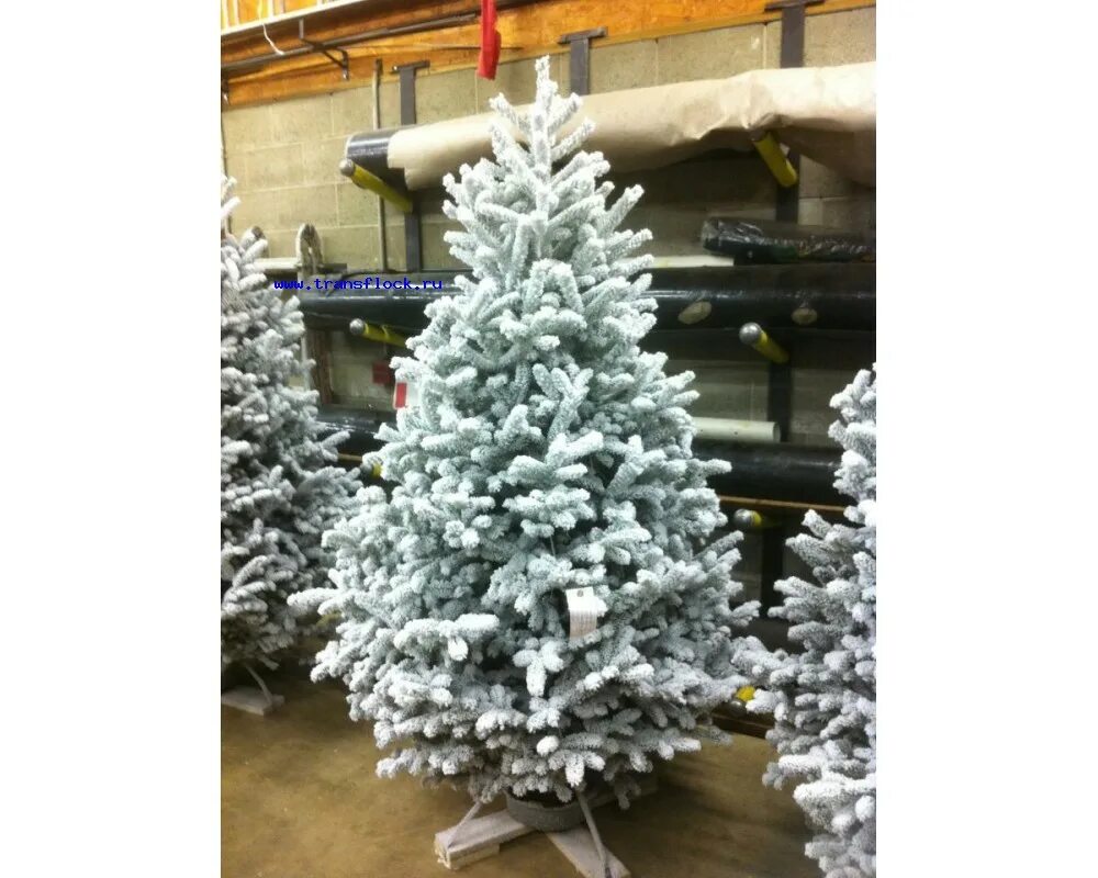 украшение белой елки. белая елка. покрасить елку в белый. новогодняя елка белая. белая елка искусственная украшенная.