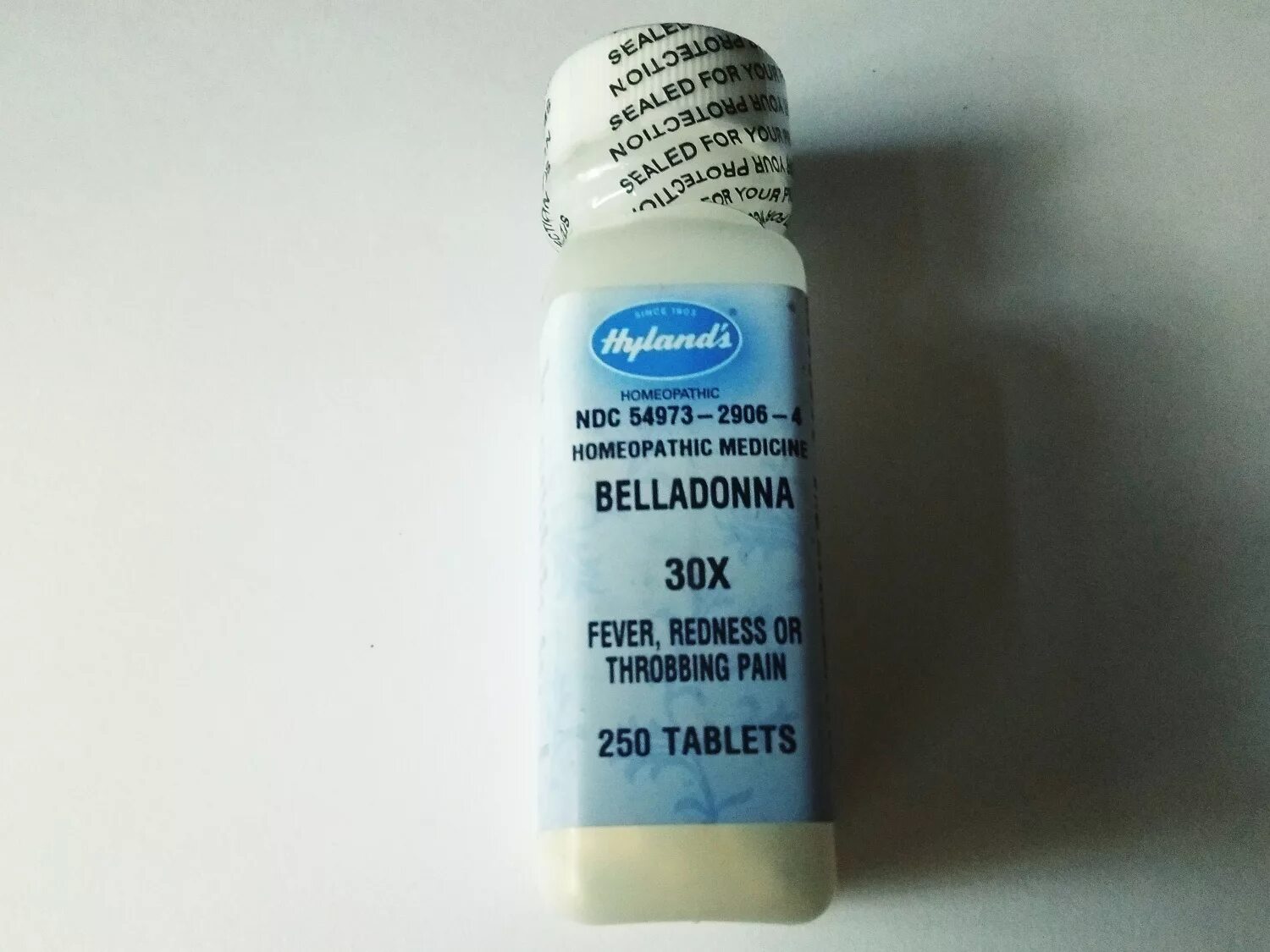 Белладонна лекарство инструкция. Белладонна с30 гранулы гомеопат. 4г. Belladonna гомеопатия. Белладонна 30 гомеопатия. Белладонна гомеопатические таблетки.