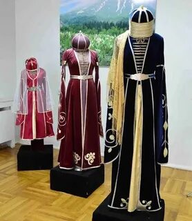 Адыгейский национальный костюм женский
