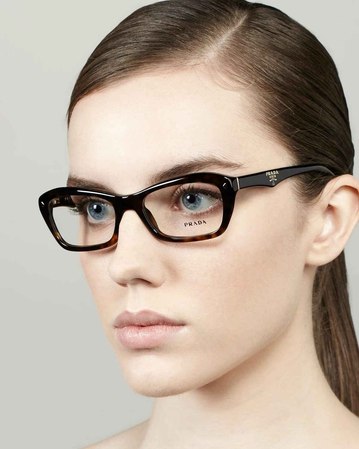 Солнцезащитные очки овальной формы. Формы очков. Очки для зрения. Стильные очки. Оправа для очков.