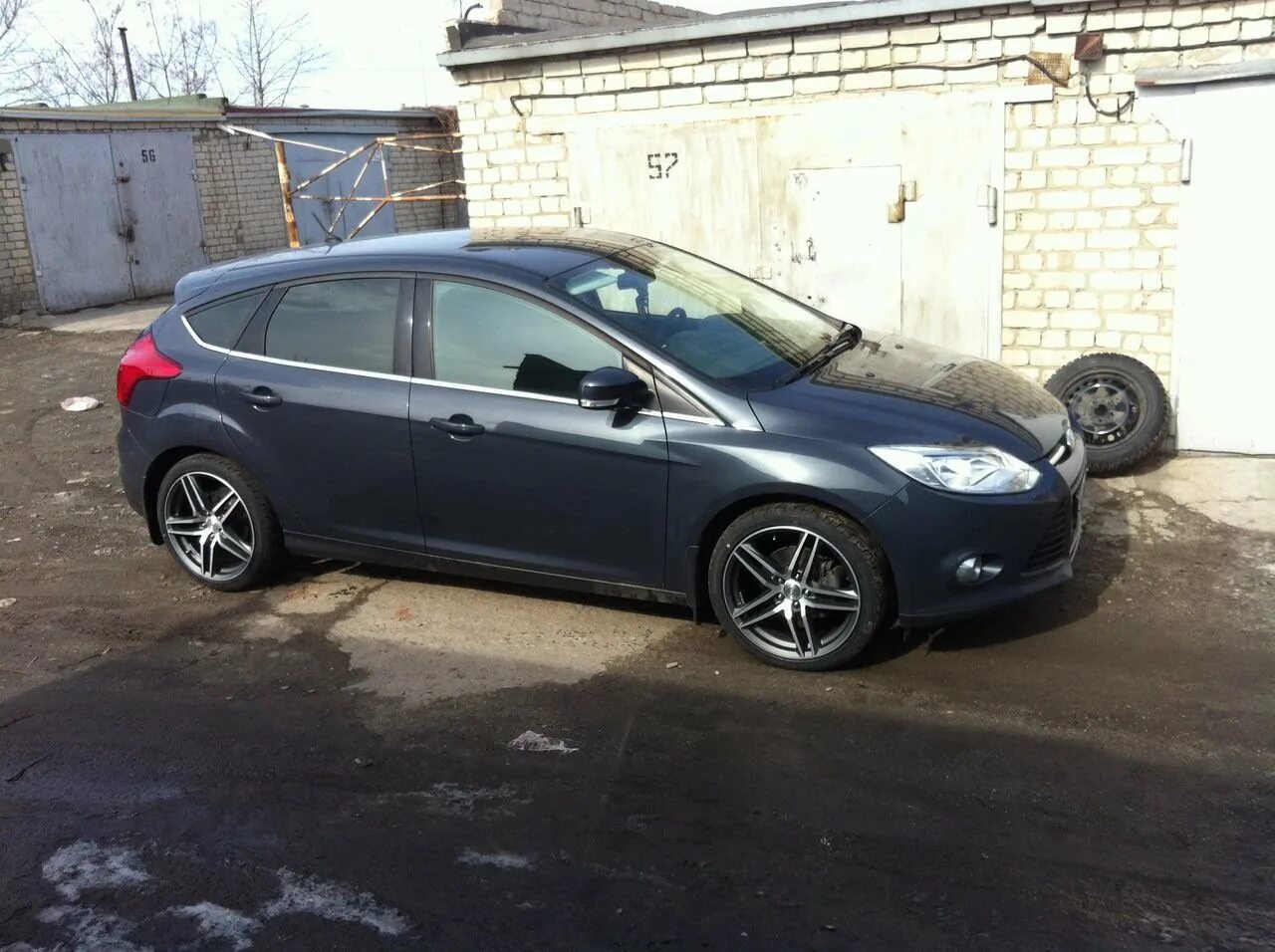 Форд фокус 3 хэтчбек диски 16. Форд фокус 2 хэтчбек на литых дисках. Литье на фокуса. Форд фокус 3 седан диски 16 литые. Ford focus 3 хэтчбек r18.