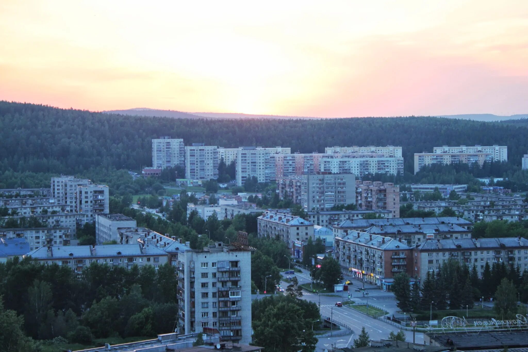 Новоуральск п. Центральный район новоуральск. Новоуральск 2000 е. Новоуральск южный район. Г новоуральск свердловская область закрытый город.