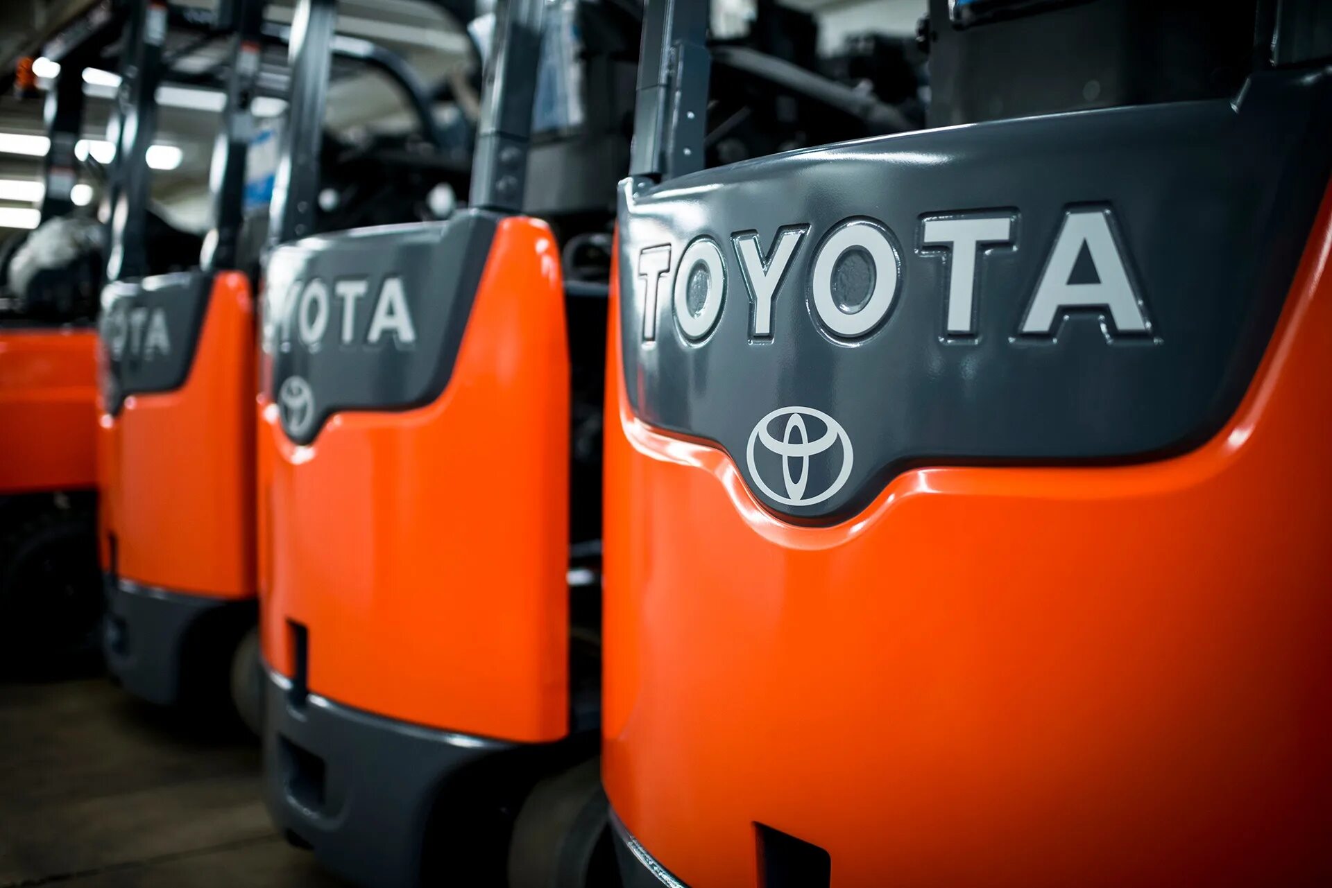 Материал хэндлинг рус. Toyota material handling rus. toyota material. toyota forklift лого. тойота материал хендлинг рус.