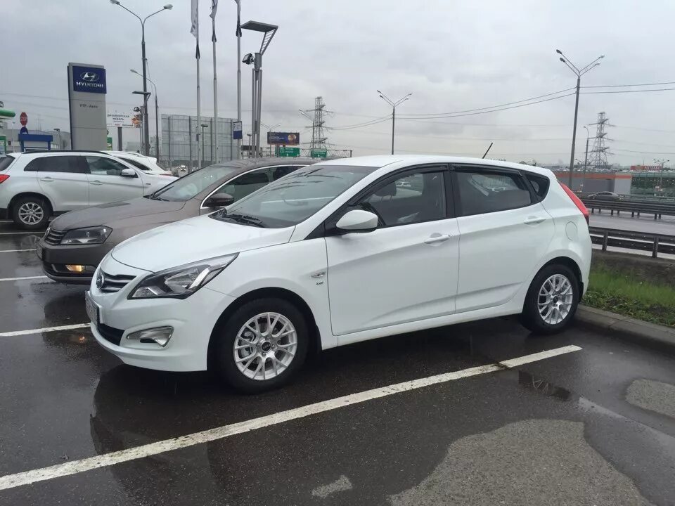 Hyundai Solaris Hatchback 2016. Хендай Солярис белый хэтчбек 2016. Hyundai Solaris 2016 хэтчбек. Хендай Солярис хэтчбек 2016. Хендай солярис хэтчбек бу