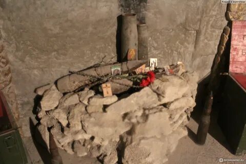В аджимушкайских каменоломнях где в течении нескольких