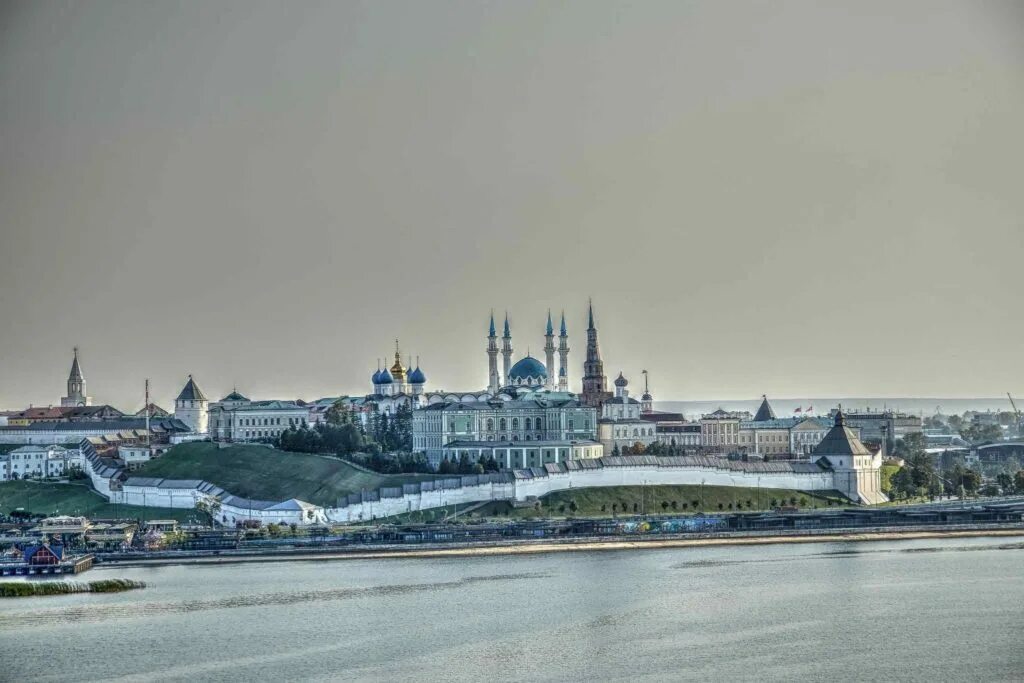 Казанский кремль сайт. Казанский Кремль Казань Кремлин./Казань. Белокаменный Казанский Кремль. Ансамбль Казанского Кремля. Казанский Кремль 2000.