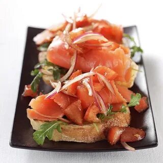 Копченый лосось с сыром