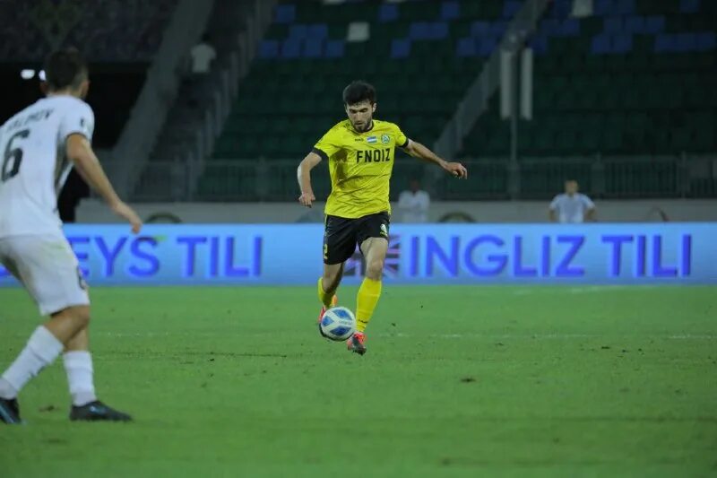 Арсенал нефтчи 2019. Санжар аскаралиев нефтчи. Сочи нефтчи. Нефтчи (футбольный клуб, фергана). Сочи нефтчи.