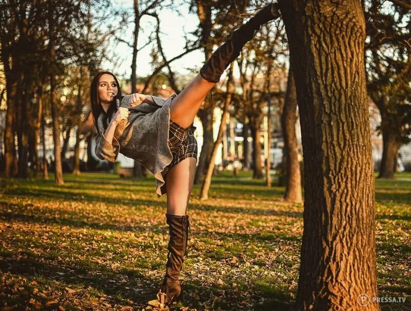 Рогатка у девушки. Рогатка у девушки