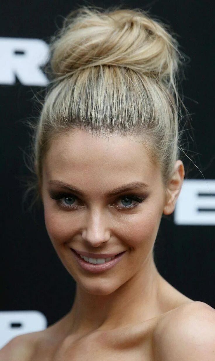 Awesome 50 Fabulous Braided Updo Hairstyle Women I... - #AWESOME #braided #Fabul