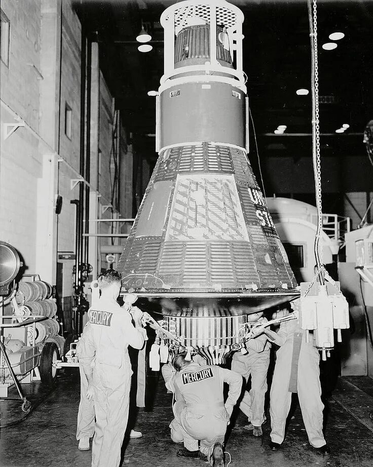 Первые американские космические полеты. Космический корабль Меркурий редстоун 3. Меркурий космический аппарат. Космический корабль Меркурий США. Космический корабль Меркурий 1961.