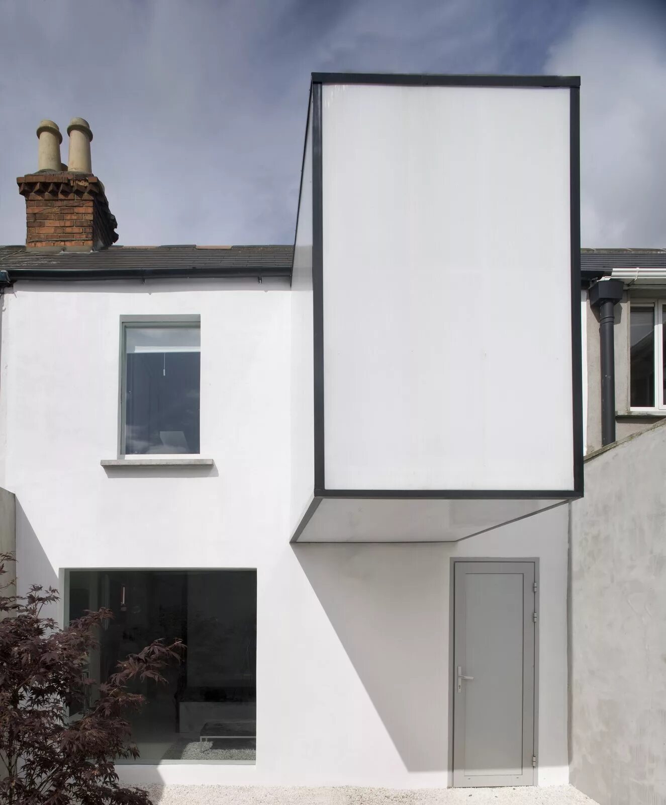 Постройки из стеклянных бутылок. House from plastic waste. Swed house фото. Plastic housing. Пластмассовый корпус.