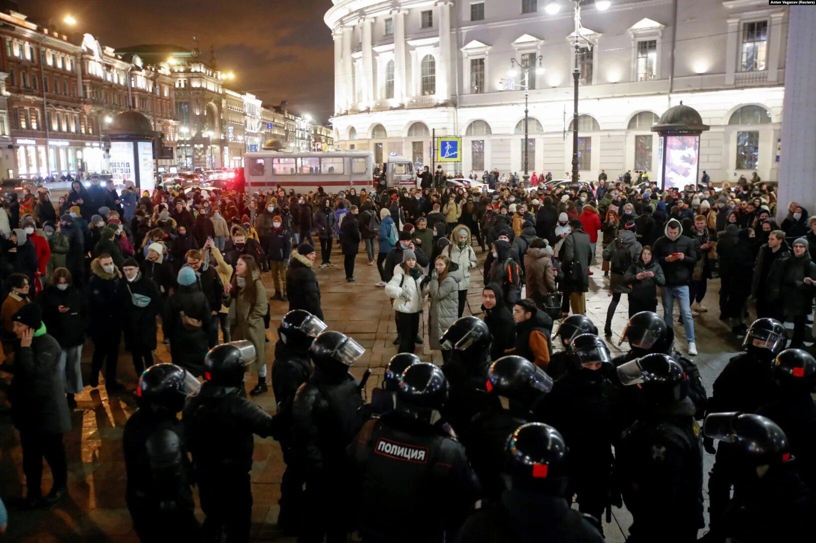 Митинг в москве сегодня против. Антивоенные митинги в Москве 24 февраля 2022. Митинг в Питере 2022. Митинги в Москве 2022. Протесты в Москве.