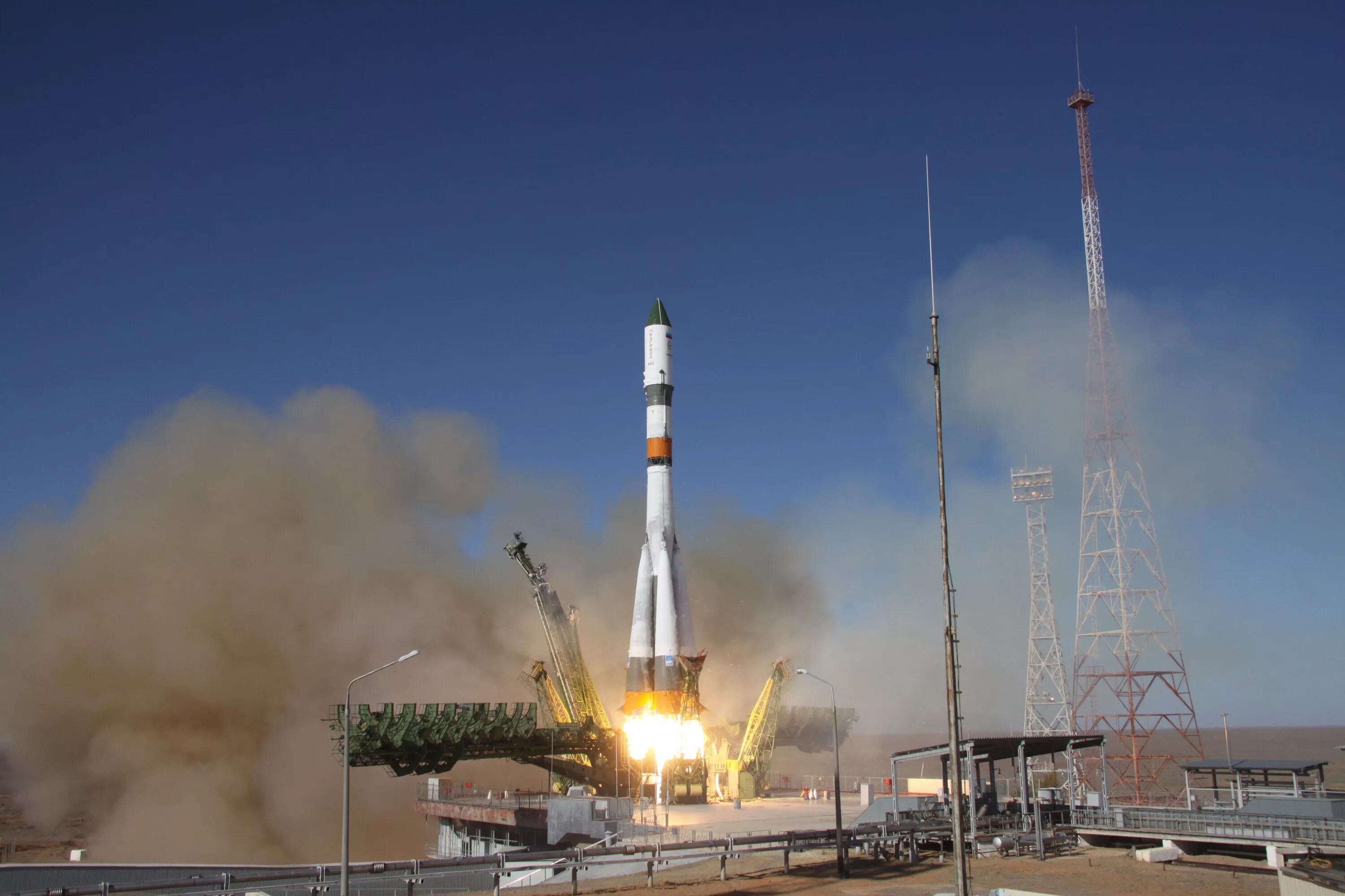 Год запуска первого космического спутника. Космодром Байконур Восток 1. Ракета Союз 2.1а мс11. Союз 2.1б Плесецк. Космодром Байконур старт ракеты Союз.